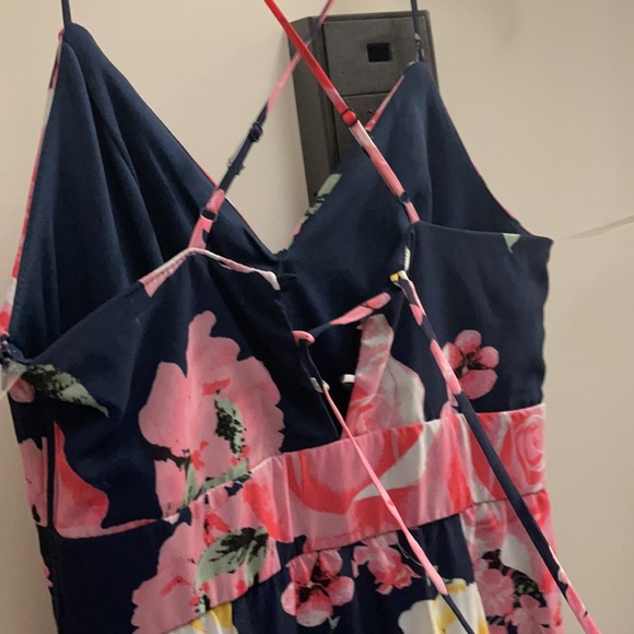 Dress - Picture 6 of 7